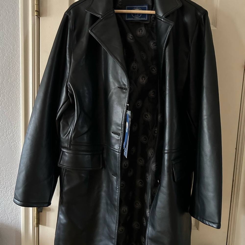 Leather jacket - Picture 4 of 5